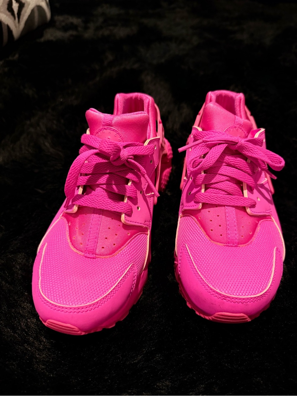 Nike Women's Neon Pink Huarache Sneakers size 5.5Y . Women 7 - Picture 3 of 11